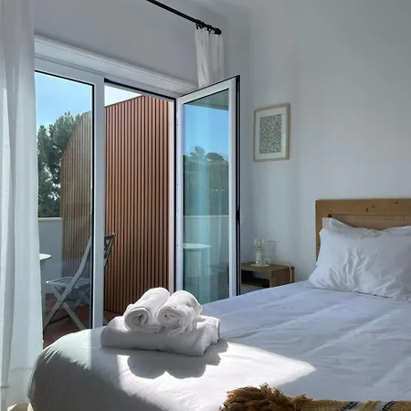 Oliva Ericeria Πανσιόν